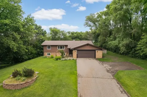 5139 Woodhill Road Minnetonka MN 55345