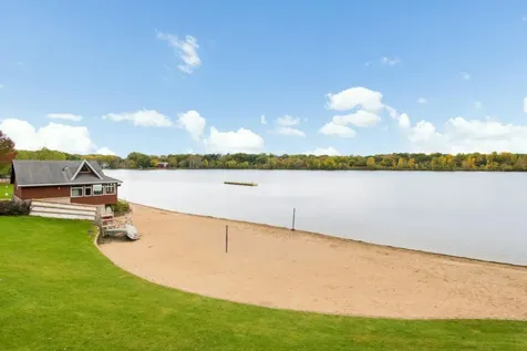 5139 Woodhill Road Minnetonka MN 55345