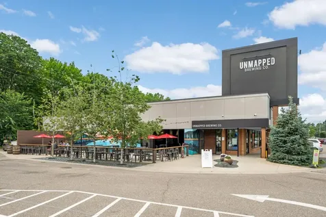 5139 Woodhill Road Minnetonka MN 55345