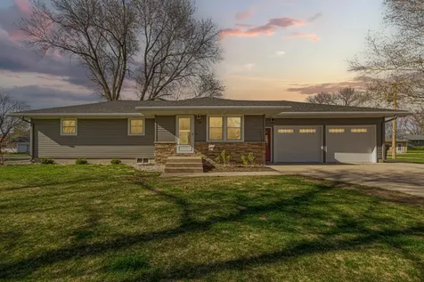 818 Lincoln Avenue Gaylord MN 55334