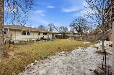 90 25th Avenue N Fargo ND 58102
