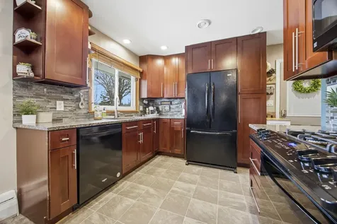 90 25th Avenue N Fargo ND 58102