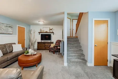 4284 39 1/2 Avenue S Fargo ND 58104