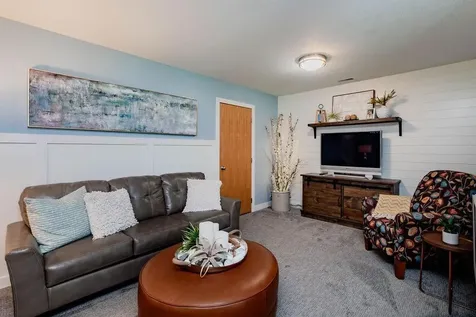 4284 39 1/2 Avenue S Fargo ND 58104