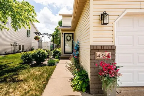 4284 39 1/2 Avenue S Fargo ND 58104
