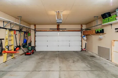 4284 39 1/2 Avenue S Fargo ND 58104