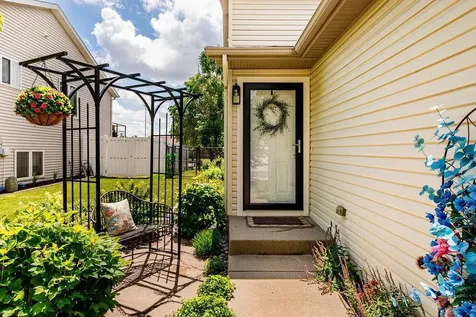 4284 39 1/2 Avenue S Fargo ND 58104