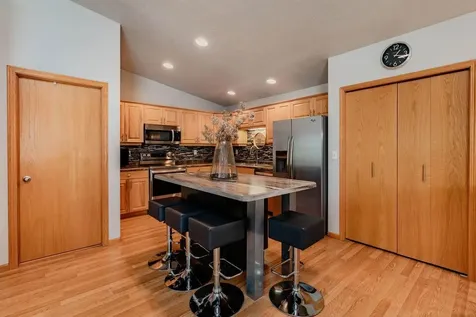 4284 39 1/2 Avenue S Fargo ND 58104