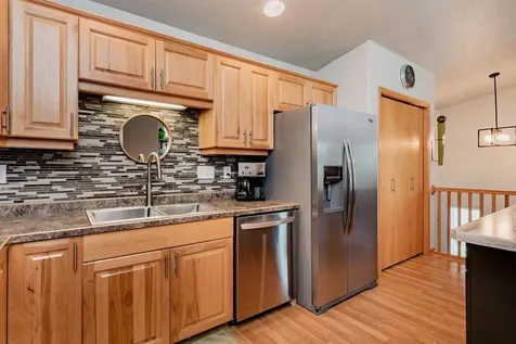 4284 39 1/2 Avenue S Fargo ND 58104