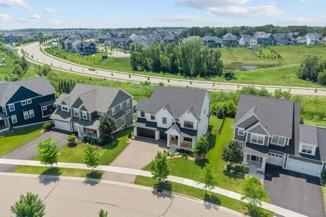 5054 Boulder Lane Chaska MN 55318