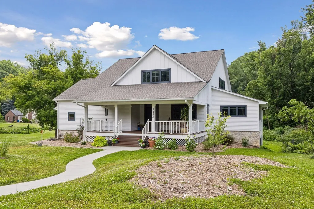 1316 3rd Street Mendota MN 55150