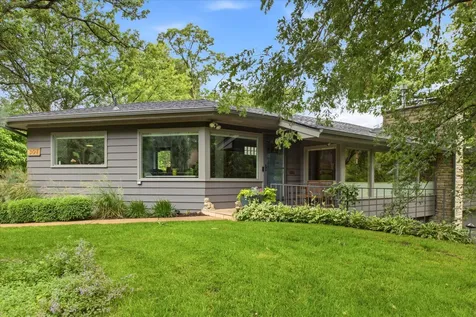 301 Ardmore Drive Golden Valley MN 55422
