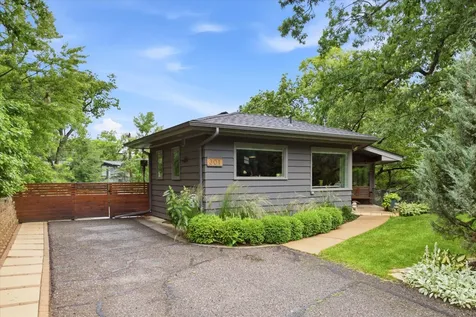 301 Ardmore Drive Golden Valley MN 55422