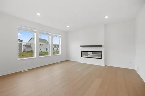 18357 Gladiator Drive Lakeville MN 55044