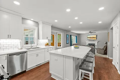 1801 Valley Ridge Trail S Chanhassen MN 55317