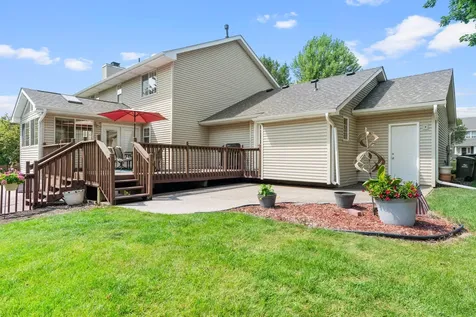 1801 Valley Ridge Trail S Chanhassen MN 55317