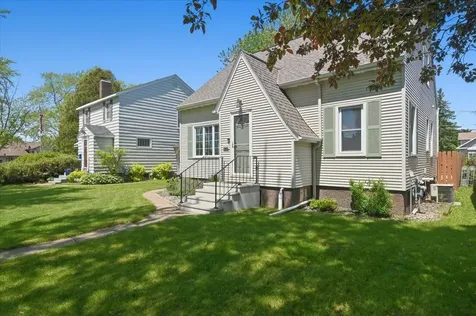 915 N 22nd Street Superior WI 54880