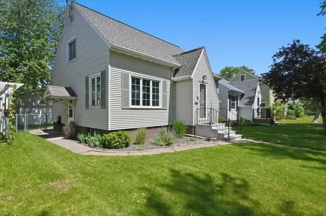 915 N 22nd Street Superior WI 54880