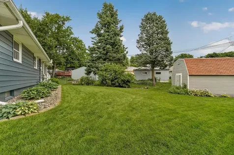 1810 25th Avenue NW Rochester MN 55901