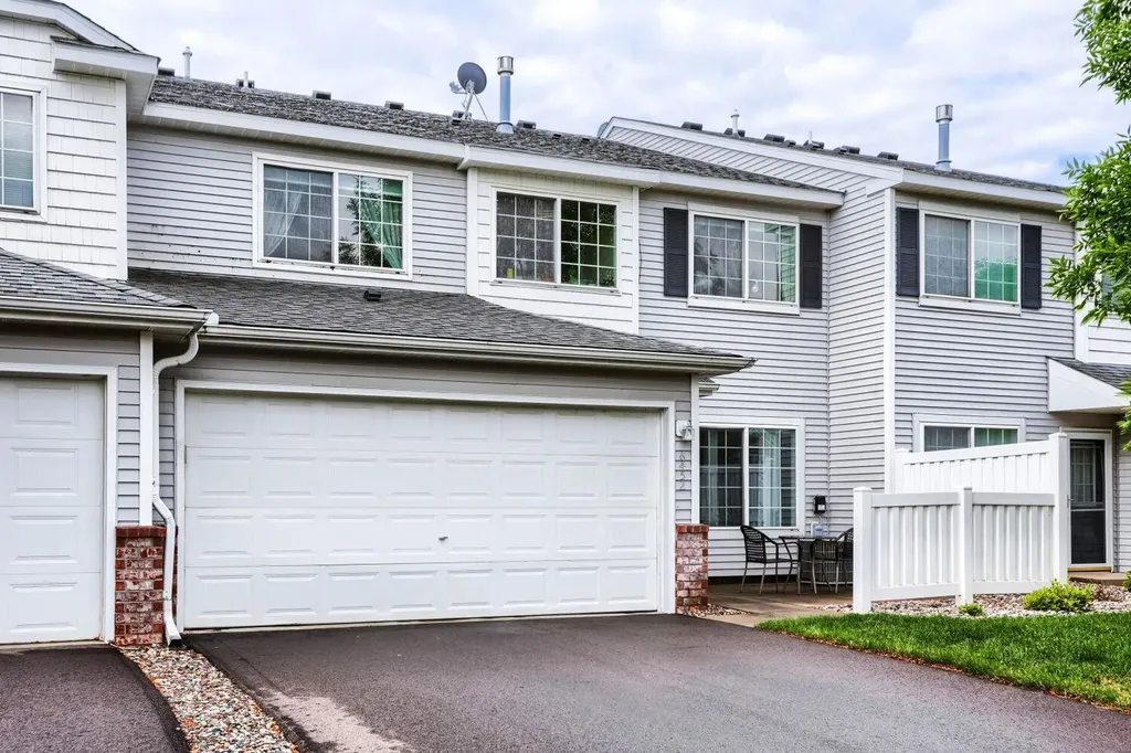 6452 158th Street W Apple Valley MN 55124