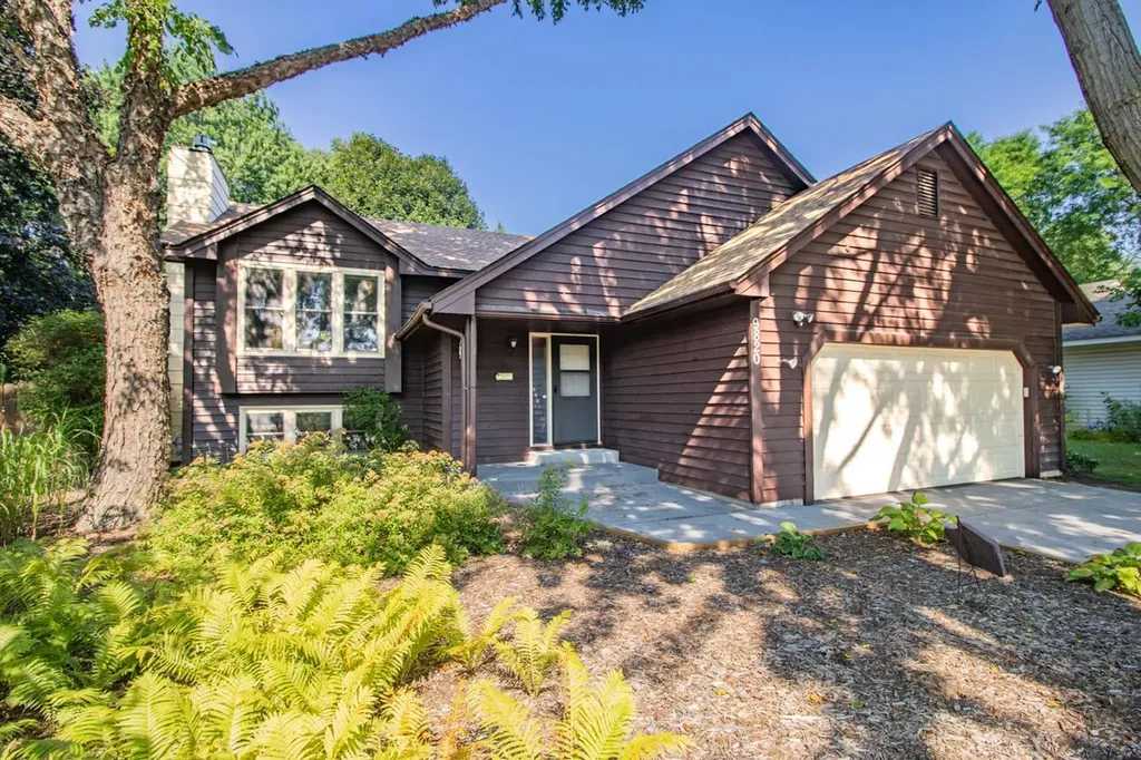9820 Pierce Street NE Blaine MN 55434