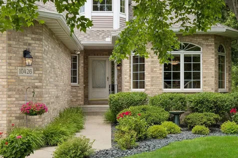 10426 Eagle Pointe Circle Woodbury MN 55129