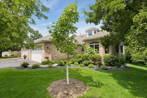 10426 Eagle Pointe Circle Woodbury MN 55129