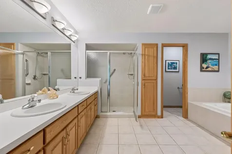 10426 Eagle Pointe Circle Woodbury MN 55129
