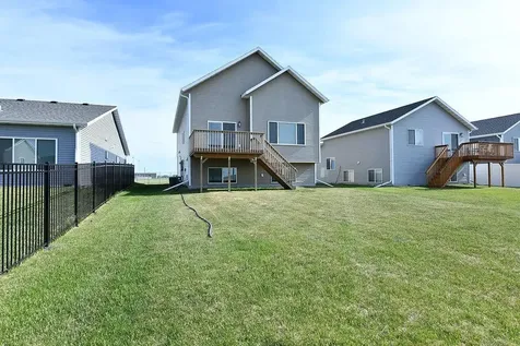 6314 82nd Avenue S Horace ND 58047