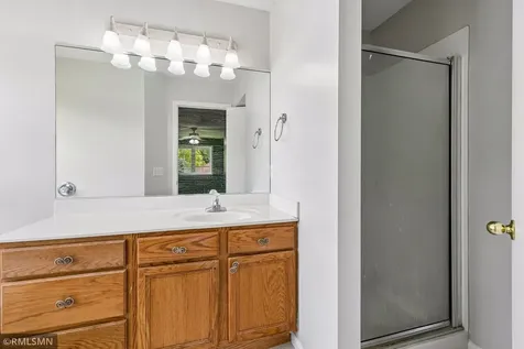 1216 Cuylle Bay Faribault MN 55021