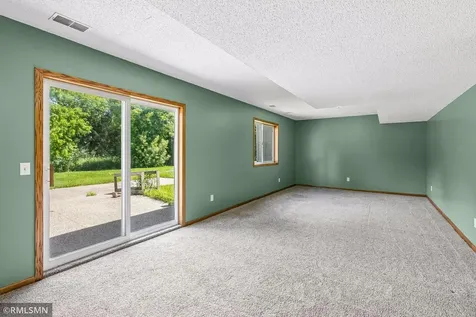 1216 Cuylle Bay Faribault MN 55021