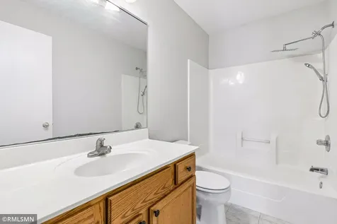 1216 Cuylle Bay Faribault MN 55021