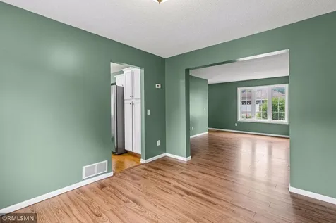 1216 Cuylle Bay Faribault MN 55021