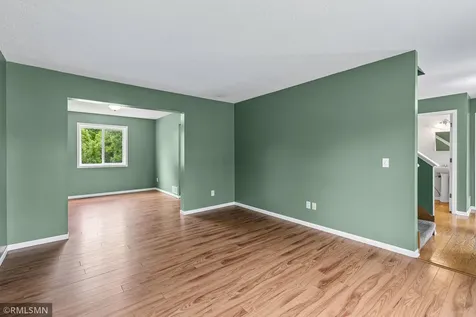 1216 Cuylle Bay Faribault MN 55021