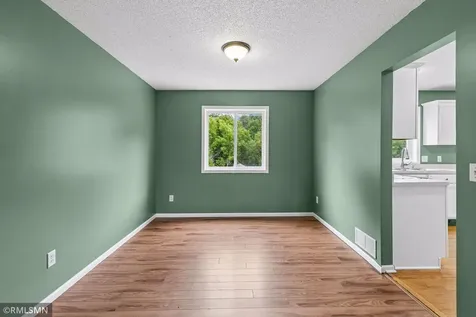 1216 Cuylle Bay Faribault MN 55021