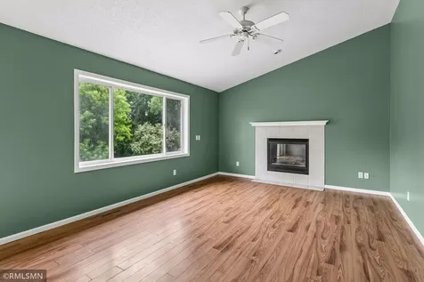1216 Cuylle Bay Faribault MN 55021