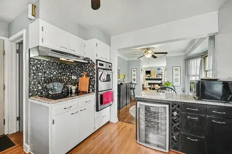 213 King Street W Saint Paul MN 55107