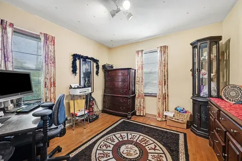 213 King Street W Saint Paul MN 55107