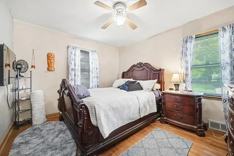 213 King Street W Saint Paul MN 55107