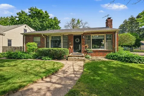 213 King Street W Saint Paul MN 55107