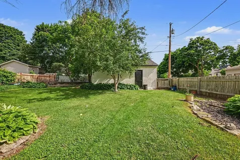213 King Street W Saint Paul MN 55107