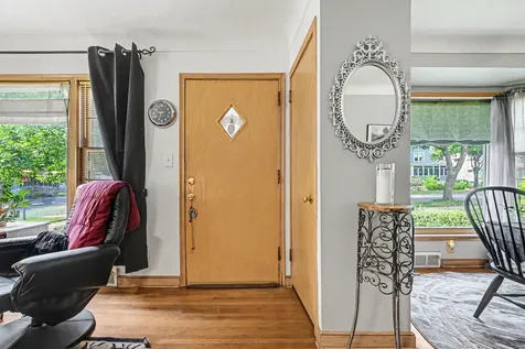 213 King Street W Saint Paul MN 55107
