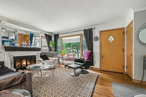 213 King Street W Saint Paul MN 55107