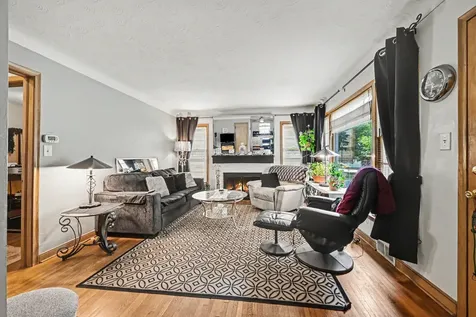 213 King Street W Saint Paul MN 55107