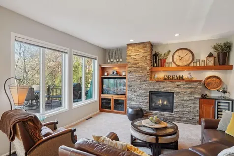 1317 Forest Park Lane Burnsville MN 55337