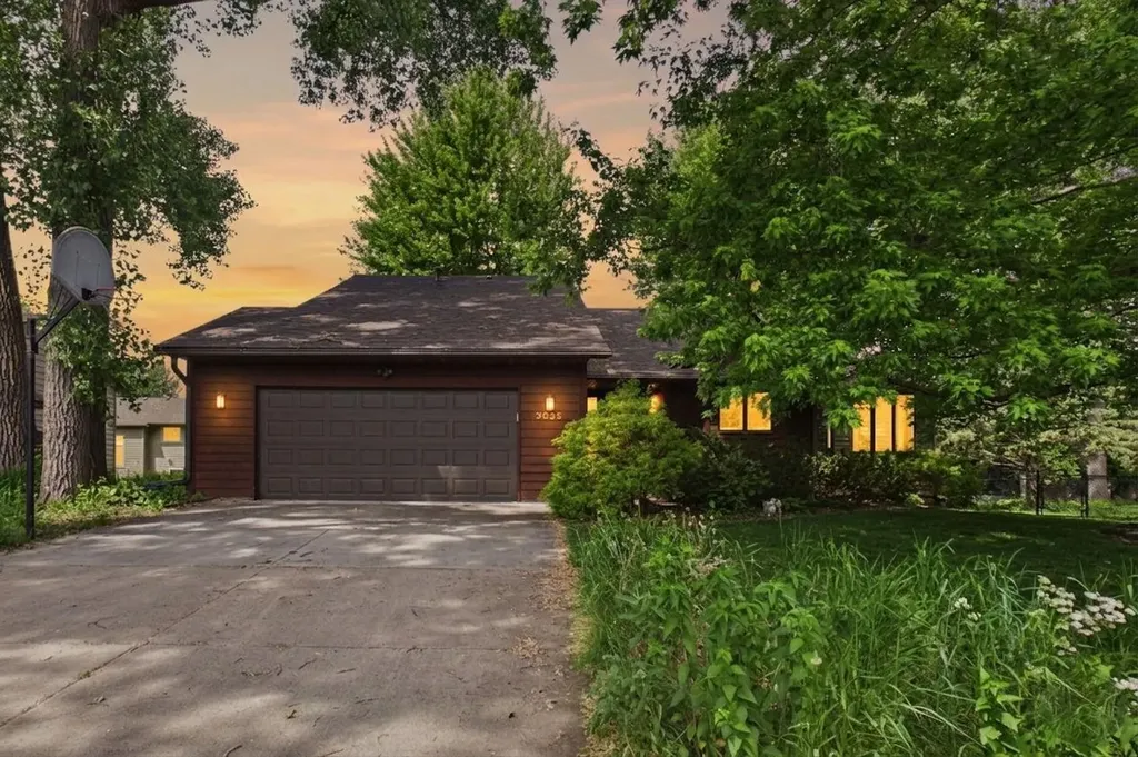 3025 Thunder Bay Road Little Canada MN 55117