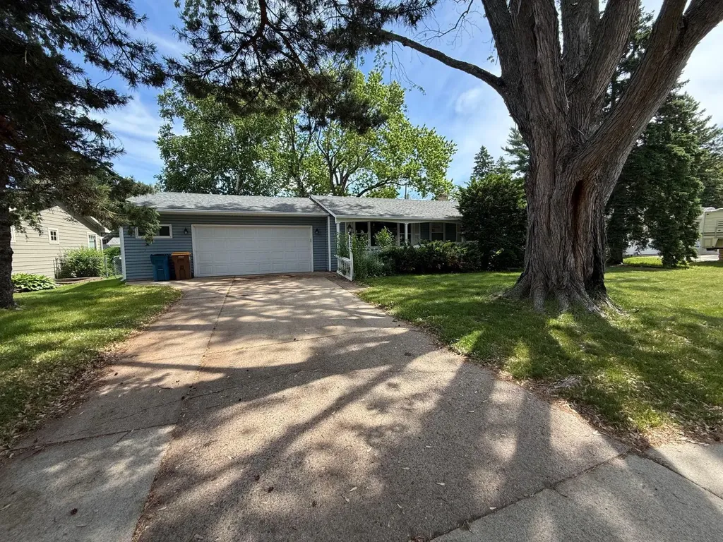 2203 Lakeaires Boulevard White Bear Lake MN 55110