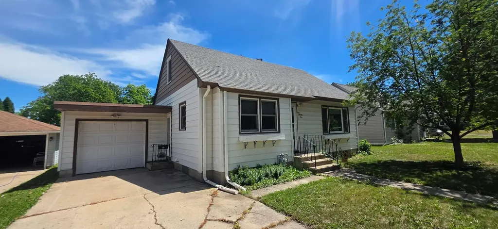 121 Mcarthur Drive Albert Lea MN 56007