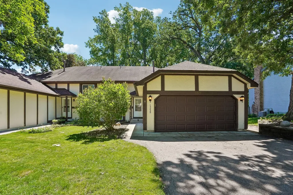 15229 Buchanan Court Eden Prairie MN 55344