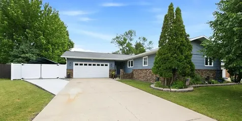 2419 27th Avenue S Fargo ND 58103